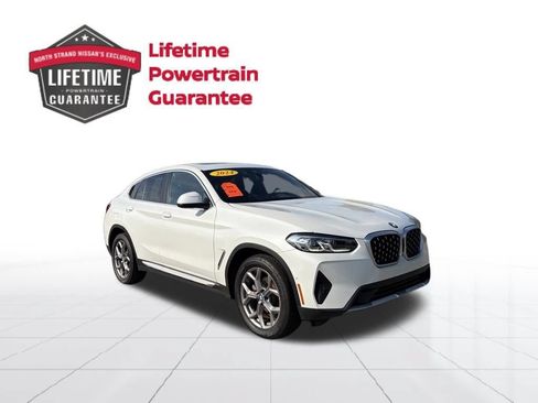 Used 2024 BMW X4 xDrive30i w/ Parking Assistance Package AWD/4WD image 9