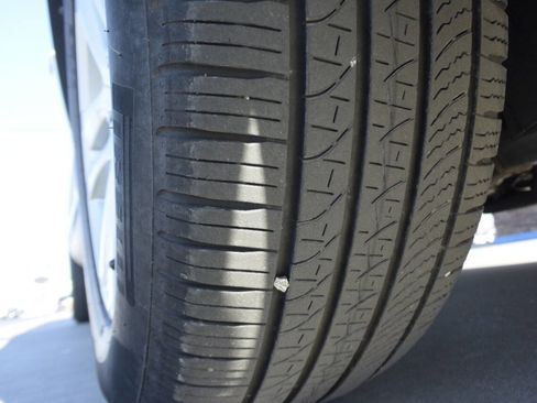 Used 2018 Ford Explorer XLT w/ Equipment Group 201A image 41