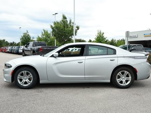 Used 2022 Dodge Charger SXT RWD image 8