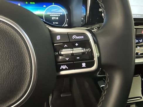 Used 2023 Kia Sorento SX AWD/4WD image 17