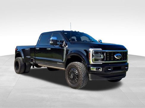 Used 2024 Ford F450 Platinum w/ FX4 Off-Road Package AWD/4WD image 32