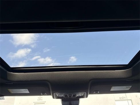 Used 2025 Chevrolet Silverado 1500 ZR2 w/ Technology Package image 18