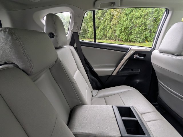 Used 2015 Toyota RAV4 XLE FWD image 29