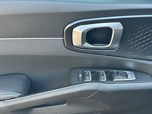 Certified 2024 Kia Sorento S w/ Panoramic Sunroof Package AWD/4WD image 11