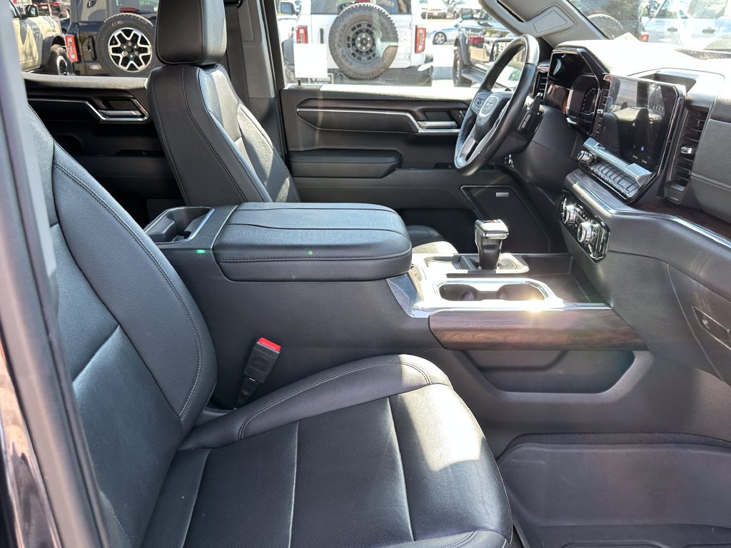 Used 2023 GMC Sierra 1500 SLT w/ SLT Premium Package AWD/4WD image 16