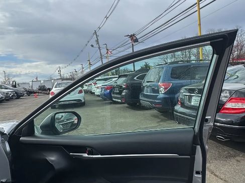 Used 2023 Toyota Camry LE image 20