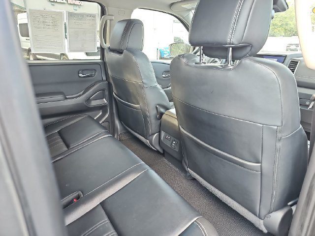 Used 2022 Nissan Frontier SV w/ SV Premium Package AWD/4WD image 11