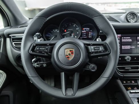 Used 2025 Porsche Macan Turbo image 13