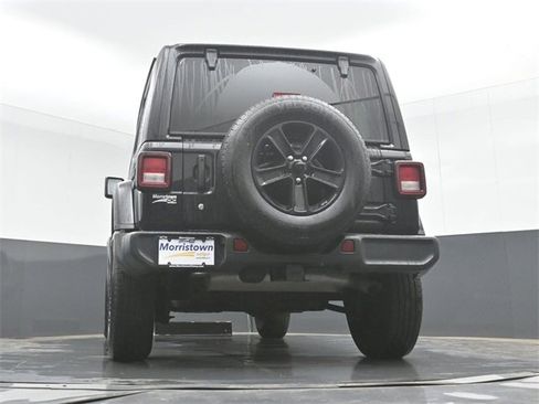 Used 2020 Jeep Wrangler Unlimited Sahara image 45