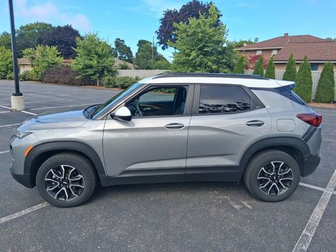 Used 2023 Chevrolet TrailBlazer ACTIV w/ Convenience Package AWD/4WD image 2