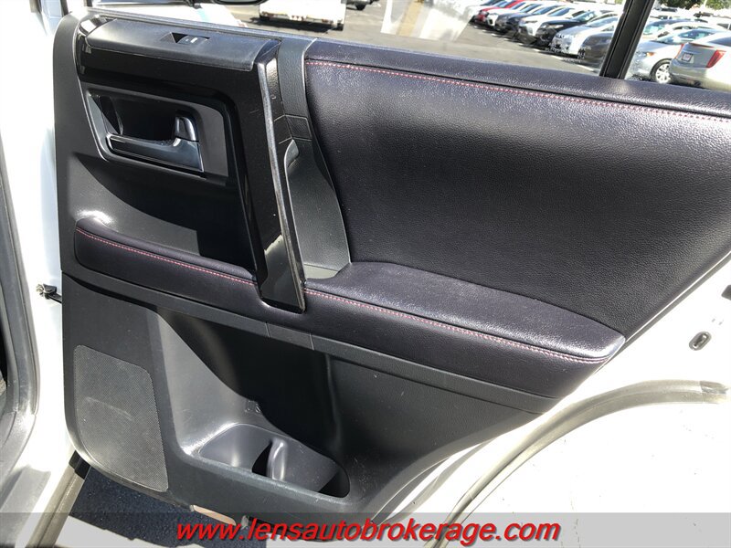 Used 2017 Toyota 4Runner TRD Off-Road AWD/4WD image 19
