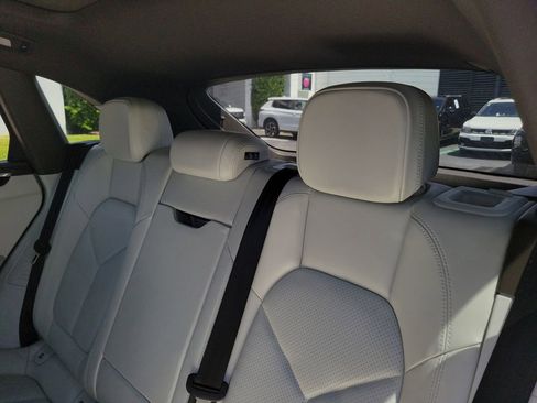 Used 2017 Porsche Macan AWD/4WD image 12