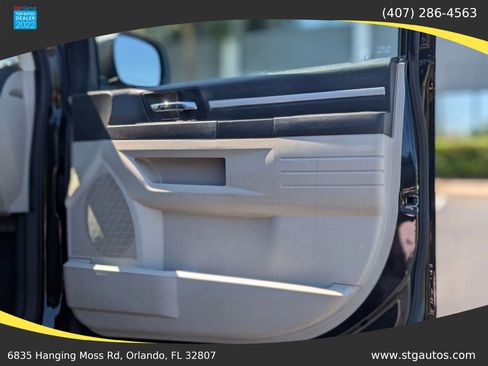 Used 2009 Dodge Grand Caravan SXT FWD image 22