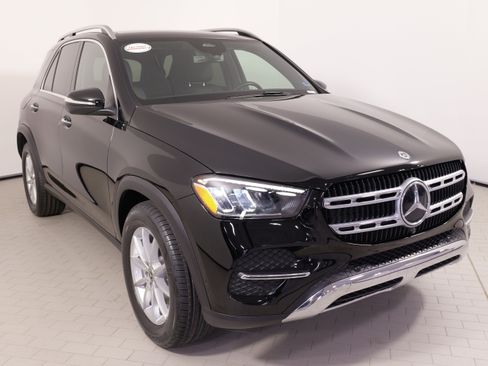 Used 2025 Mercedes-Benz GLE 450e 4MATIC w/ Winter Package image 6