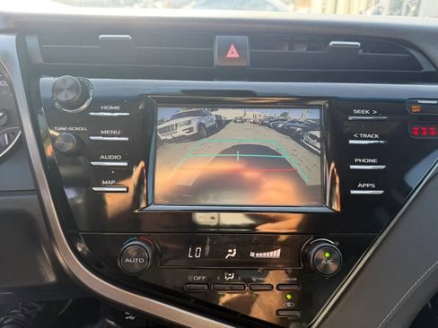 Used 2019 Toyota Camry SE FWD image 23