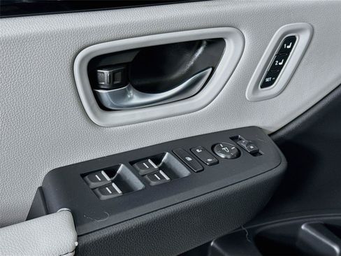 Used 2025 Honda Pilot EX-L image 18