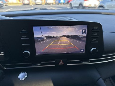 Used 2023 Hyundai Elantra SEL w/ Preferred Accessory Package image 17