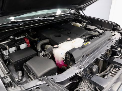 Used 2024 Toyota Tundra Platinum AWD/4WD image 19