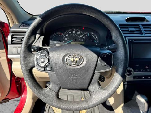 Used 2014 Toyota Camry FWD image 21