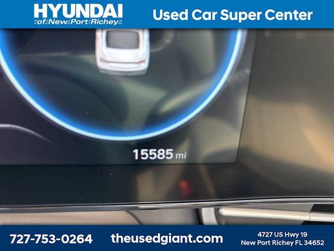 Used 2025 Hyundai Elantra SEL image 12