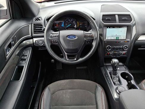 Certified 2019 Ford Explorer XLT w/ Equipment Group 202A image 13
