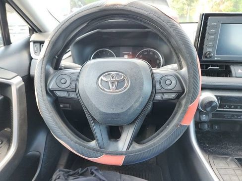 Used 2022 Toyota RAV4 LE AWD/4WD image 8