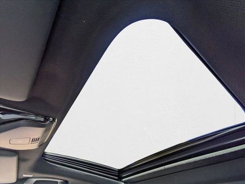 Used 2025 BMW 330i xDrive Sedan w/ Convenience Package image 15