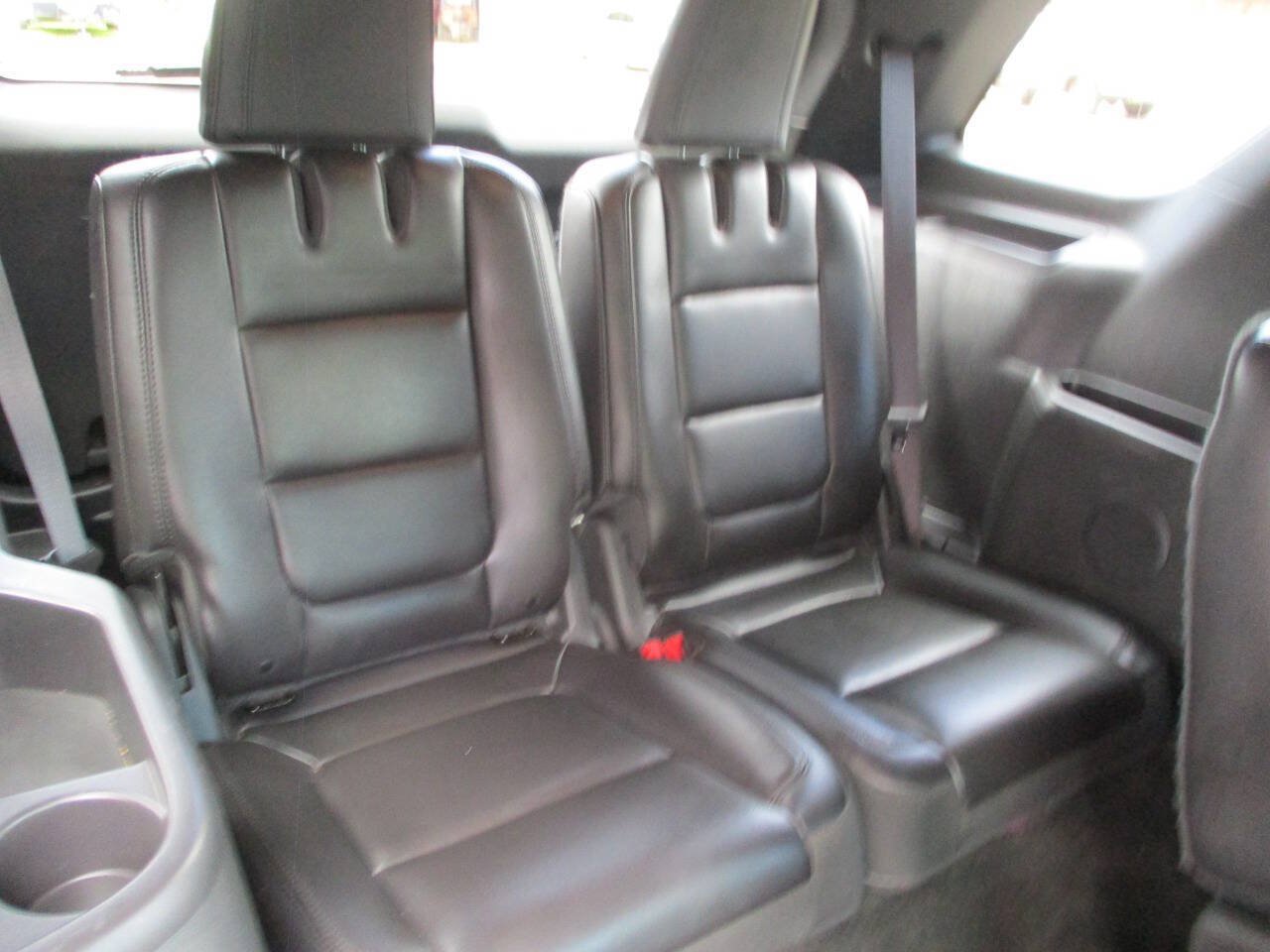 Used 2013 Ford Explorer XLT AWD/4WD image 26