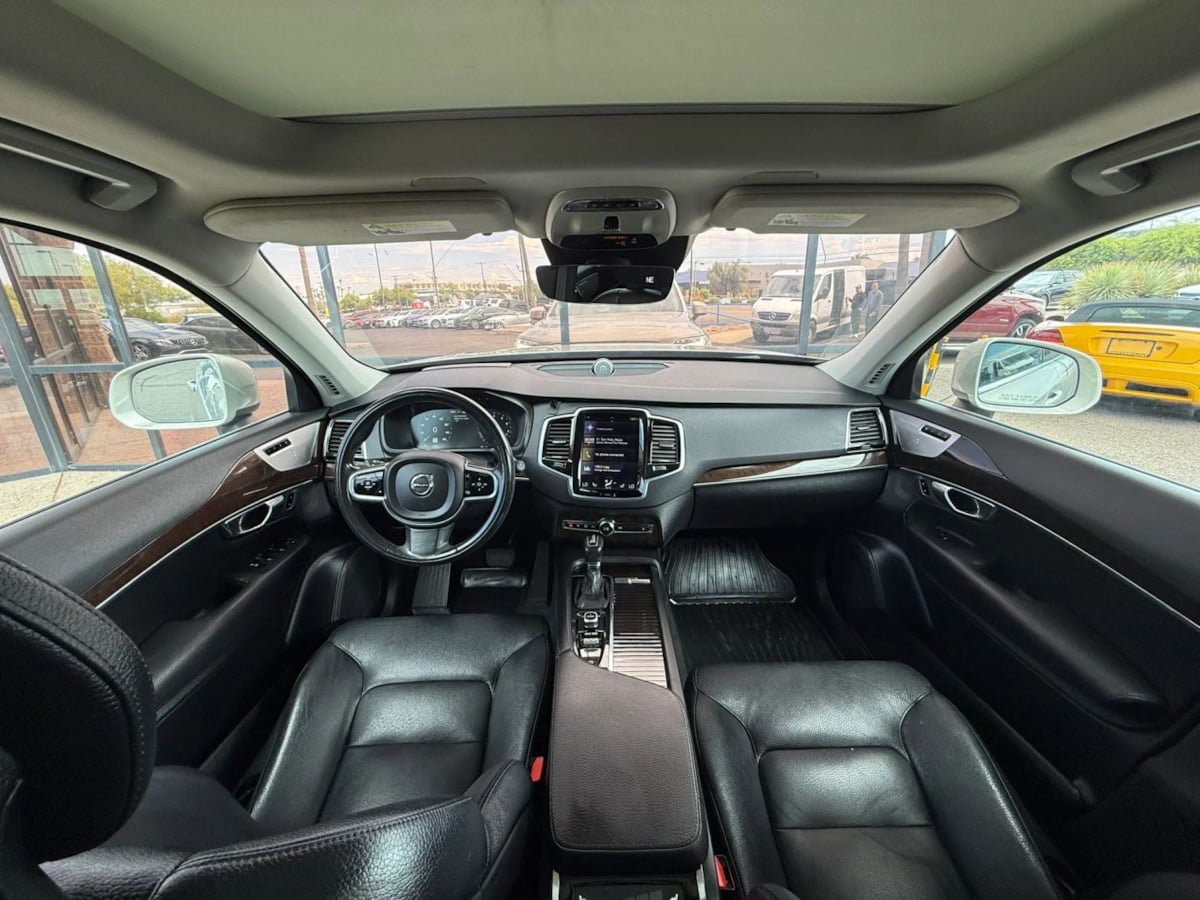 Used 2016 Volvo XC90 T6 Momentum w/ Momentum Plus Package AWD/4WD image 47