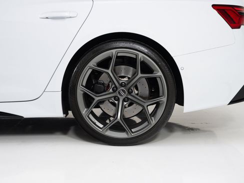 Used 2024 Audi RS 6 performance AWD/4WD image 10