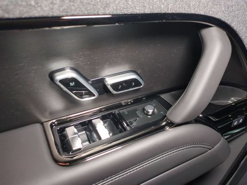 New 2026 Land Rover Range Rover Sport Dynamic SE AWD/4WD image 12
