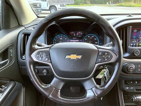 Used 2020 Chevrolet Colorado Z71 AWD/4WD image 12