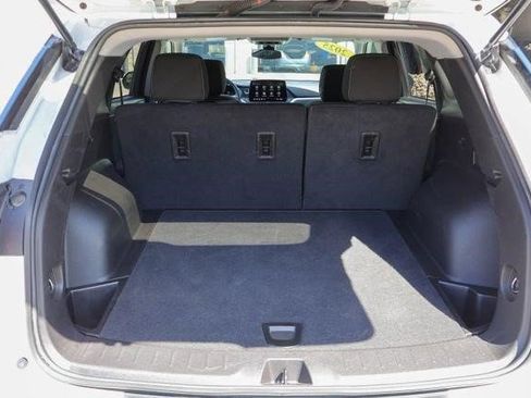 Certified 2025 Chevrolet Blazer LT FWD image 27
