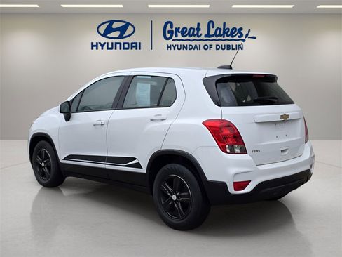 Used 2020 Chevrolet Trax LS image 3