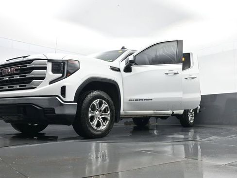 Used 2022 GMC Sierra 1500 SLE w/ X31 Off-Road Package image 32