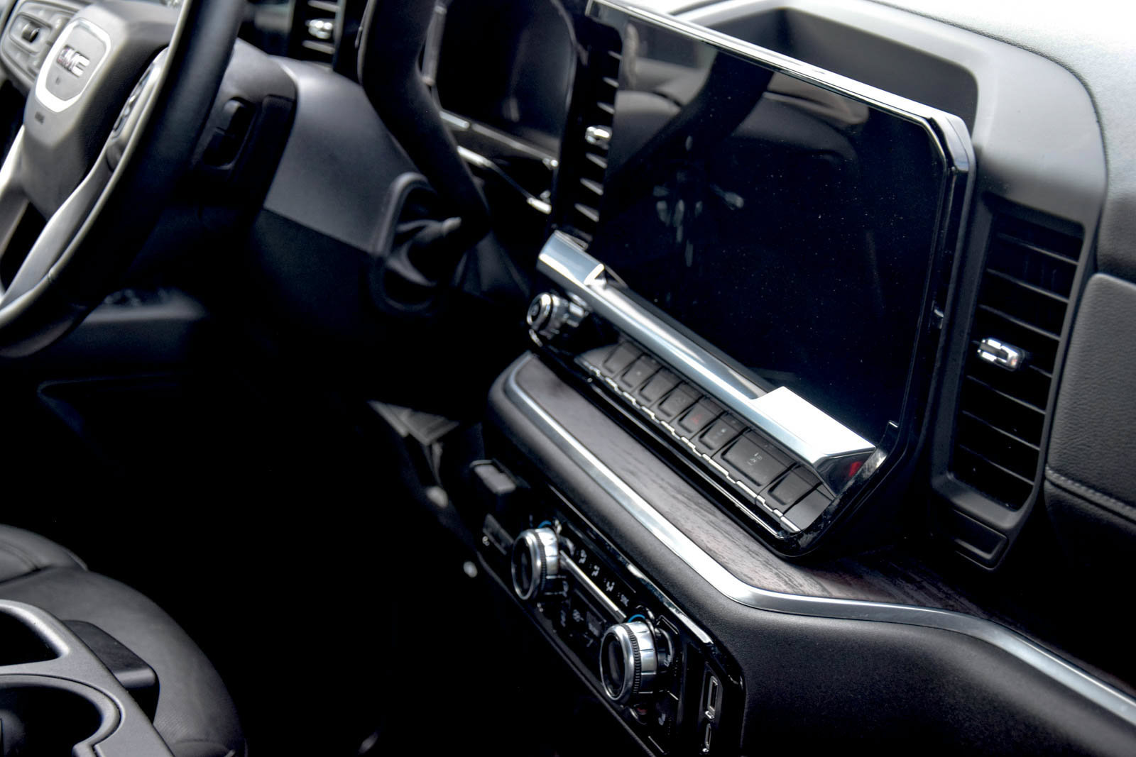 Used 2026 GMC Sierra 1500 SLT AWD/4WD image 19