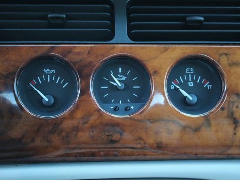 Used 2000 Jaguar XK8 image 25