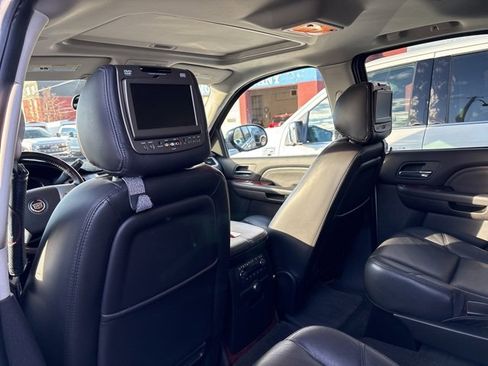 Used 2007 Cadillac Escalade AWD w/ Information Package image 8
