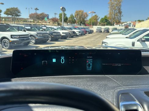 Used 2025 Ford Expedition Platinum AWD/4WD image 10