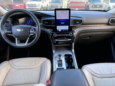 Used 2022 Ford Explorer Platinum w/ Technology Package image 15