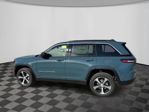 New 2026 Jeep Grand Cherokee Limited AWD/4WD image 2