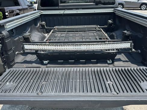 Used 2010 Nissan Titan LE AWD/4WD image 21