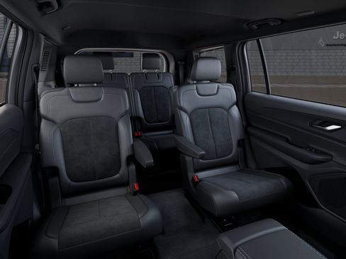 New 2025 Jeep Grand Cherokee L Altitude image 15