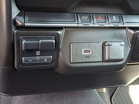 Used 2020 Chevrolet Silverado 1500 Custom w/ Custom Value Package AWD/4WD image 25