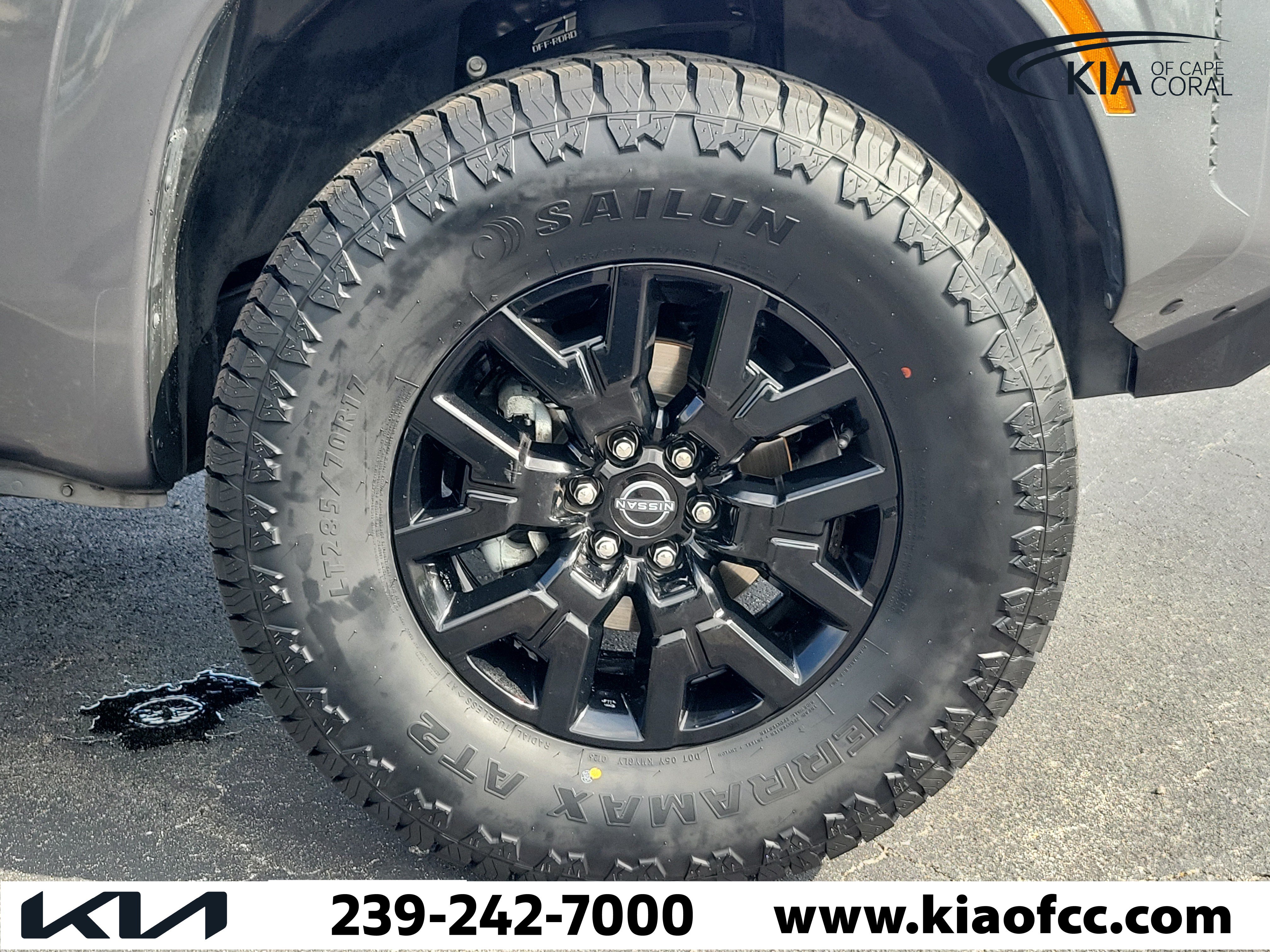 Used 2023 Nissan Frontier SV w/ Midnight Edition Package AWD/4WD image 7