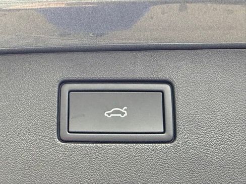 New 2026 Volkswagen Tiguan SE R-Line image 19