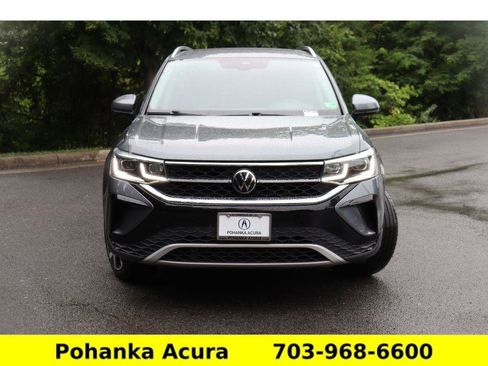 Used 2023 Volkswagen Taos SEL image 2