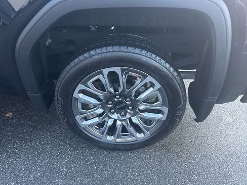 Used 2025 GMC Sierra 1500 Denali Ultimate image 11