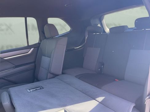 Used 2025 GMC Acadia Elevation FWD image 11