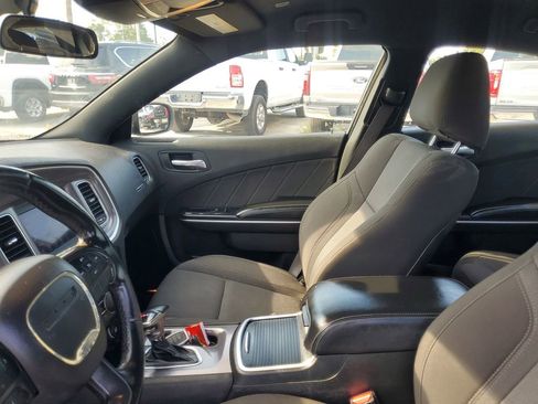 Used 2019 Dodge Charger SXT RWD image 12